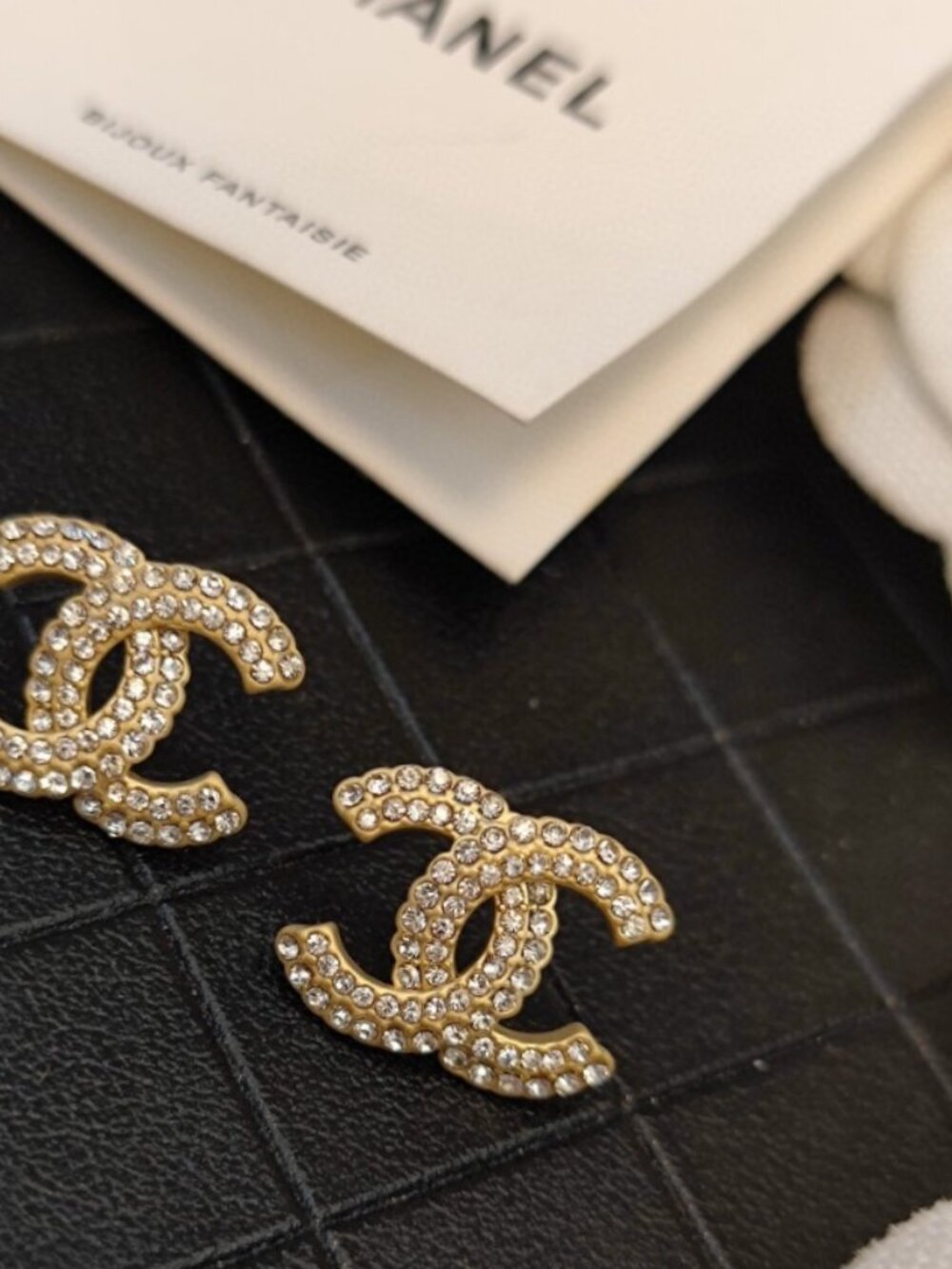 Chanel earrings with box - Picture 5 of 5